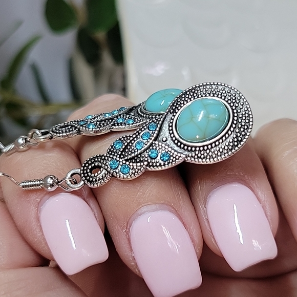 🔥LAST PAIR🔥Crystal Shimmer Turquoise Drop Earrings - Picture 8 of 8